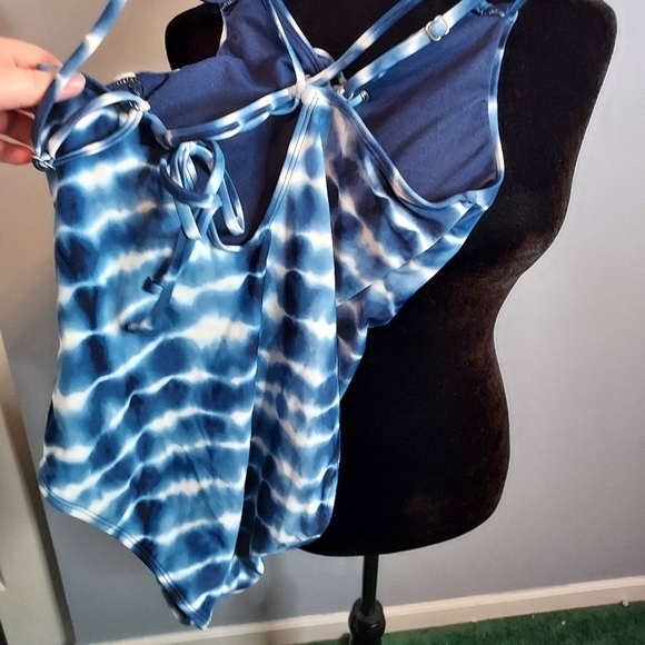 SO Women's One Piece Swimsuit Size Medium - Picture 6 of 7